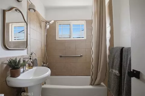 Bath - 1387 Cherry Ave, Simi Valley, CA 93065 photo 2 of 4