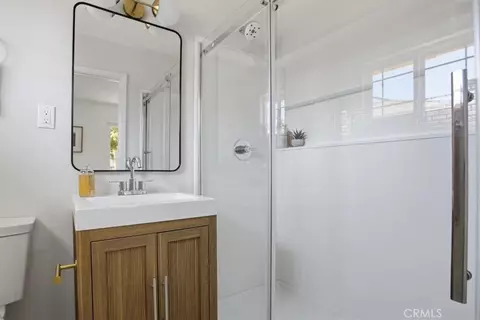 Bath - 1387 Cherry Ave, Simi Valley, CA 93065 photo 4 of 4