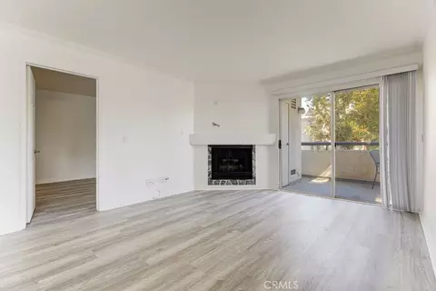 5515 Canoga Ave #105, Woodland Hills, CA 91367