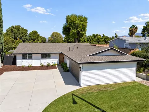 Exterior - 26410 Gimlet, Newhall, CA 91321 photo 4 of 4