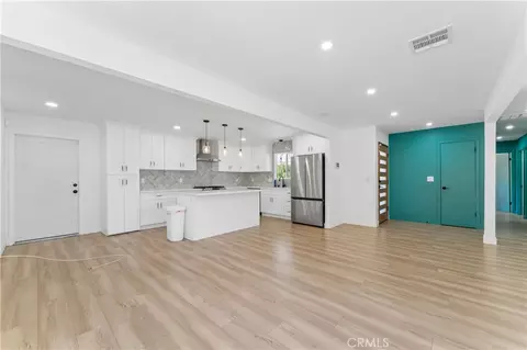 Entry Way - 26410 Gimlet, Newhall, CA 91321 photo 2 of 3