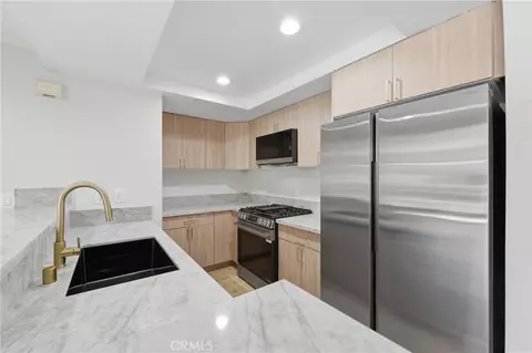 6275 Canoga #68, Woodland Hills, CA 91367
