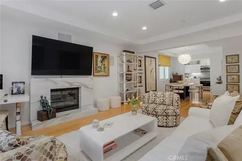 11952 Montana Ave #203, Los Angeles, CA 90049