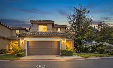 27700 Thalia Ln, Canyon Country, CA 91351