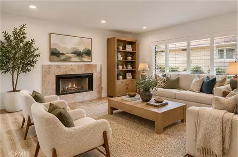 4776 Excelente Dr, Woodland Hills, CA 91364