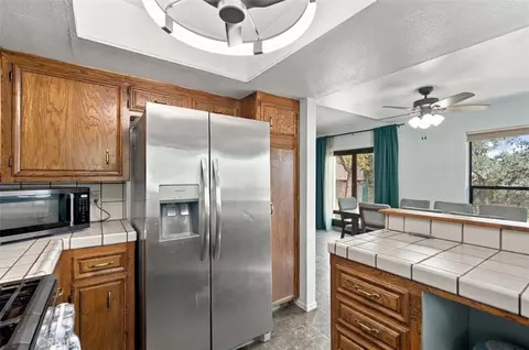 Kitchen - 21424 Mountain, Tehachapi, CA 93561 photo 3 of 3