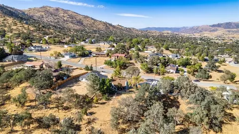 View/Area - 21424 Mountain, Tehachapi, CA 93561 photo 3 of 7