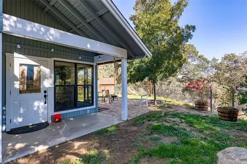 Exterior - 21424 Mountain, Tehachapi, CA 93561 photo 12 of 16