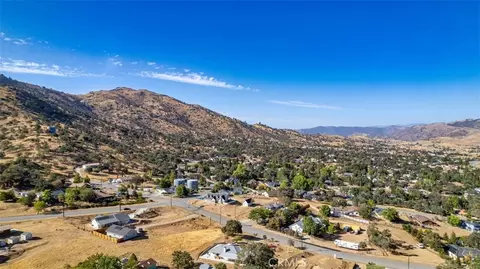 View/Area - 21424 Mountain, Tehachapi, CA 93561 photo 6 of 7