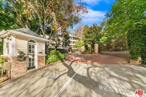 2700 Cahuenga Blvd E #2217, Los Angeles, CA 90068
