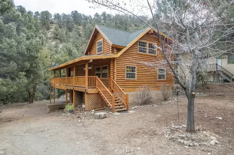 2304 Glacier Dr, Pine Mountain Club, CA 93222