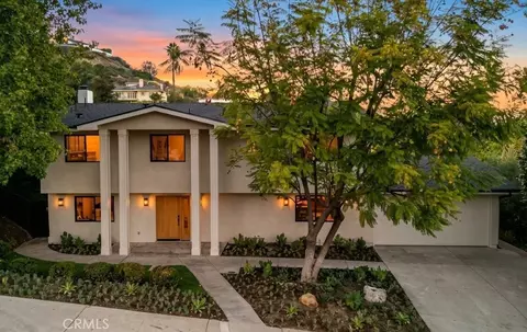 24621 Calvert St, Woodland Hills, CA 91367
