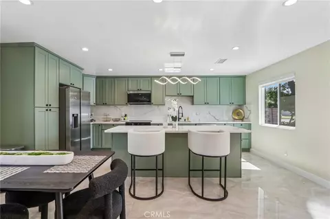 22241 Wyandotte, Canoga Park, CA 91303