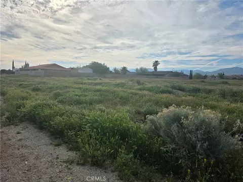 28 E Avenue R8, Palmdale, CA 93550 photo 5