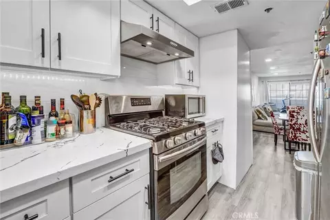 Kitchen - 6545 Reseda Blvd #6, Reseda, CA 91335 photo 2 of 3