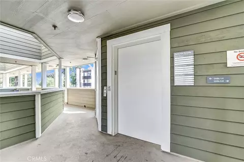 Entry Way - 6545 Reseda Blvd #6, Reseda, CA 91335 photo 3 of 4