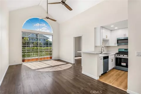 5620 Yolanda Ave #214, Tarzana, CA 91356