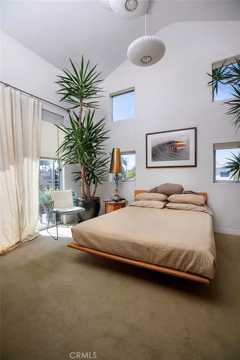Bedroom - 406 Brooks Ave, Venice, CA 90291 photo 2 of 3