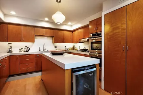 Kitchen - 406 Brooks Ave, Venice, CA 90291 photo 2 of 2