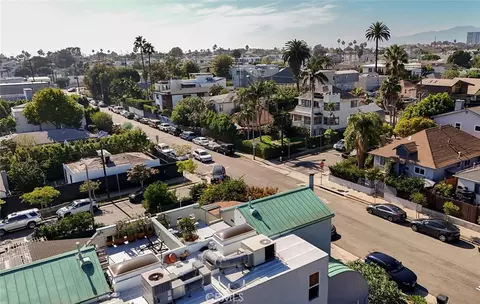 View/Area - 406 Brooks Ave, Venice, CA 90291 photo 2 of 4