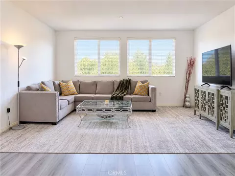 13951 Sherman #301, Van Nuys, CA 91405