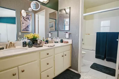 Bath - 5044 Adobe, Palmdale, CA 93552 photo 2 of 3