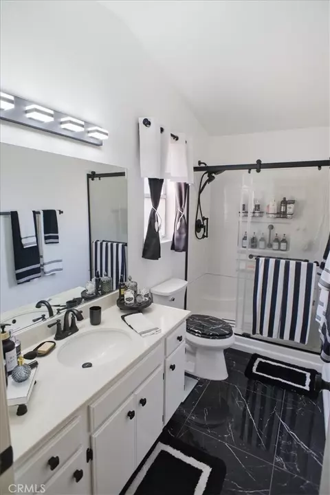 Bath - 5044 Adobe, Palmdale, CA 93552 photo 3 of 3