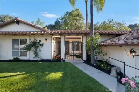 16568 Goldenrod Pl, Encino, CA 91436