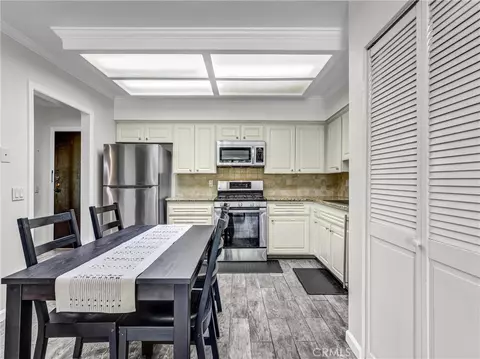 Dining - 500 Jackson Pl #302, Glendale, CA 91206 photo 1 of 4