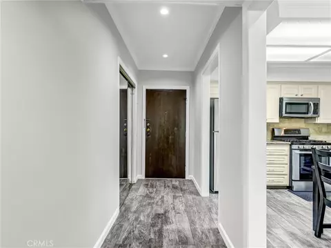Entry Way - 500 Jackson Pl #302, Glendale, CA 91206 photo 2 of 4