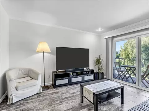 Living - 500 Jackson Pl #302, Glendale, CA 91206 photo 2 of 5