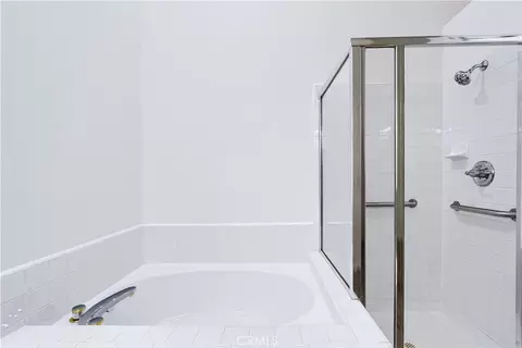 Bath - 145 Concerto Dr, Oak Park, CA 91377 photo 2 of 4