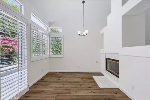 Living - 145 Concerto Dr, Oak Park, CA 91377 photo 4 of 4
