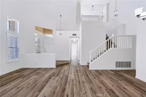 Living - 145 Concerto Dr, Oak Park, CA 91377 photo 3 of 4
