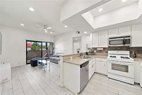 10943 Laurel Canyon Blvd #B9, San Fernando, CA 91340