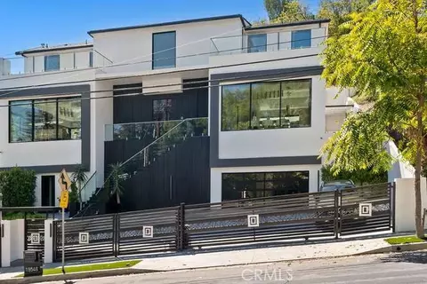 19546 Rosita St, Tarzana, CA 91356