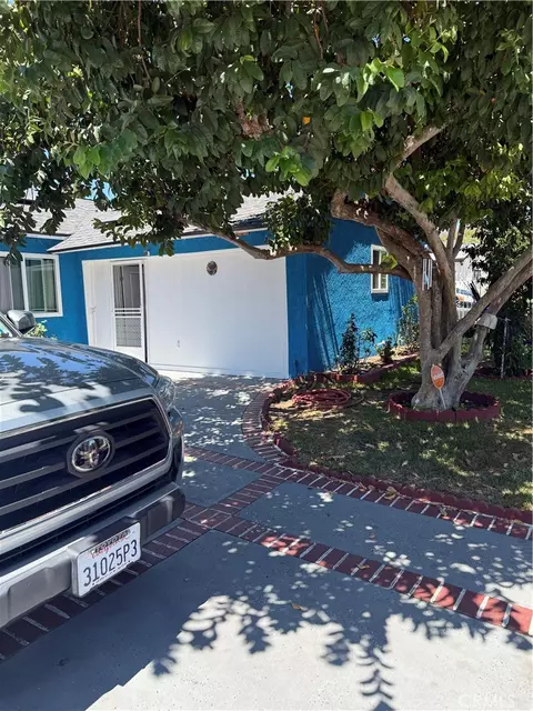 8201 Yarmouth Ave, Reseda, CA 91335