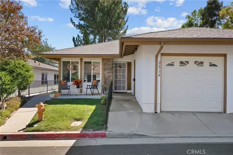 26734 Winsome Cir, Newhall, CA 91321