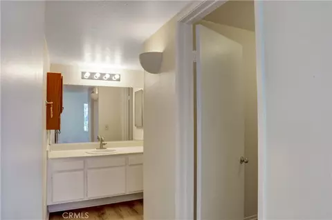 Entry Way - 21309 Eucalyptus, Newhall, CA 91321 photo 2 of 2