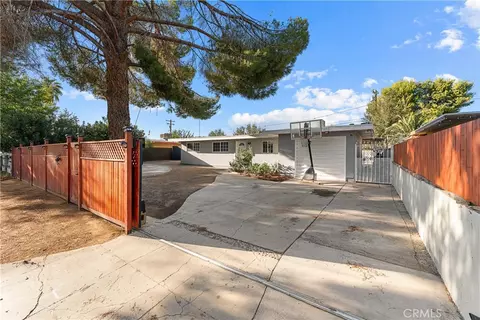 1027 W Avenue J12, Lancaster, CA 93534