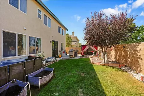 Exterior - 3317 Vahn Ln, Lancaster, CA 93536 photo 6 of 9