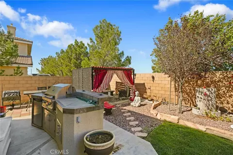 Exterior - 3317 Vahn Ln, Lancaster, CA 93536 photo 7 of 9