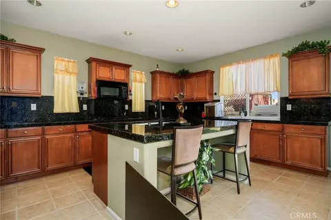 Kitchen - 3317 Vahn Ln, Lancaster, CA 93536 photo 4 of 4