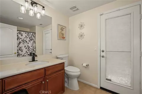 Bath - 3317 Vahn Ln, Lancaster, CA 93536 photo 1 of 6