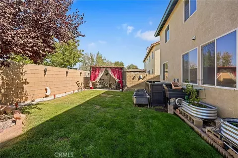 Exterior - 3317 Vahn Ln, Lancaster, CA 93536 photo 4 of 9