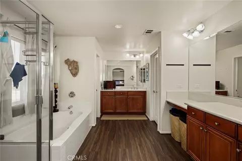 Bath - 3317 Vahn Ln, Lancaster, CA 93536 photo 2 of 6