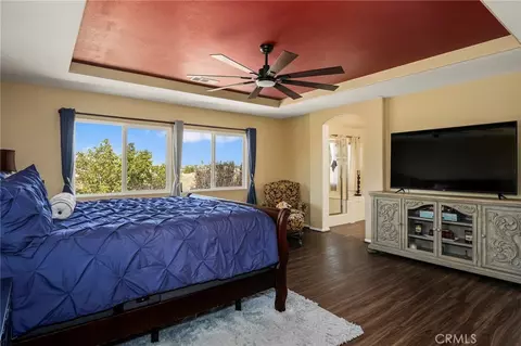 Bedroom - 3317 Vahn Ln, Lancaster, CA 93536 photo 3 of 6