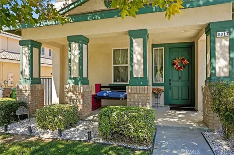 Exterior - 3317 Vahn Ln, Lancaster, CA 93536 photo 2 of 9