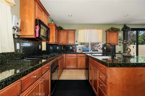 Kitchen - 3317 Vahn Ln, Lancaster, CA 93536 photo 2 of 4