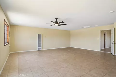 Living - 49272 Hibiscus Dr, Morongo Valley, CA 92256 photo 8 of 10